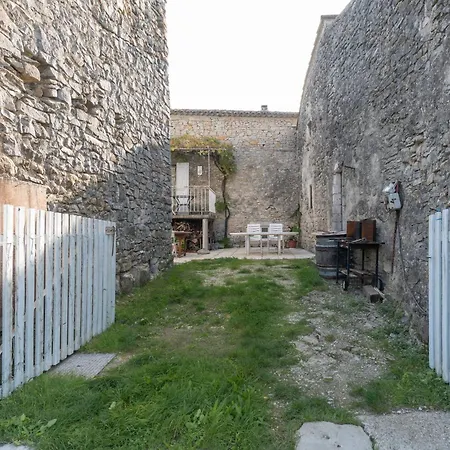 Chez L'oncle Сasa de vacaciones Gras