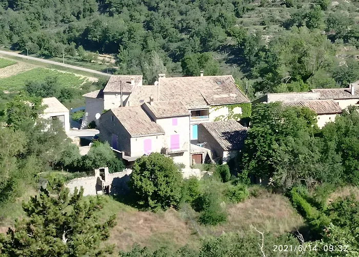 Chez L'oncle Holiday home Gras